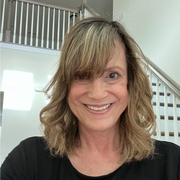 Meet your Posher, Victoria - Picture 2 of 2